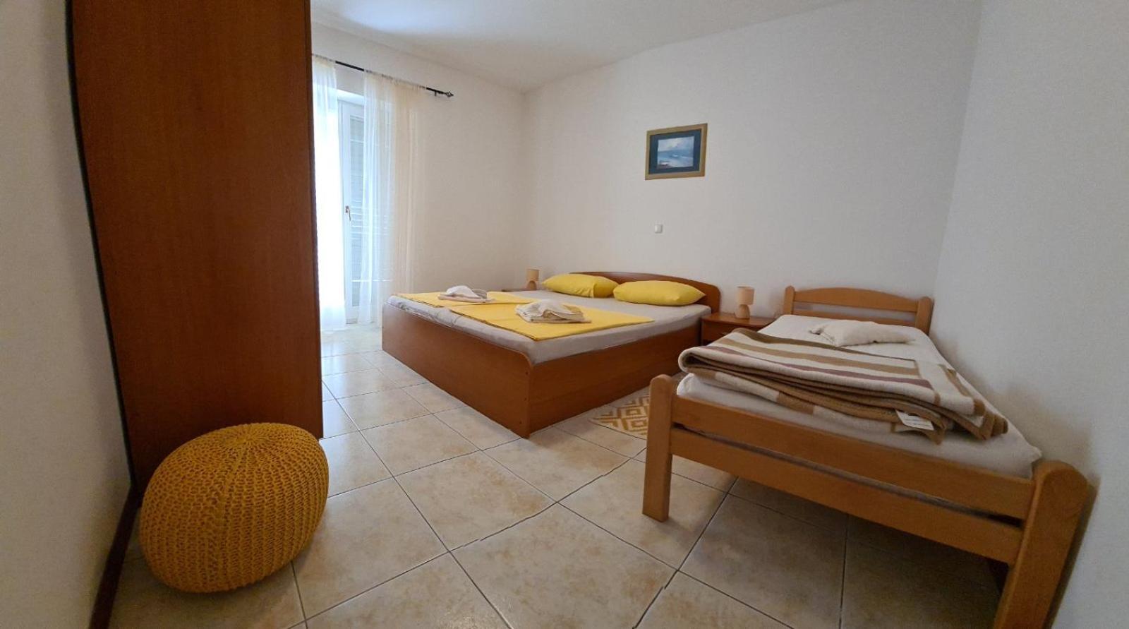 Apartmani B&S Barbat na Rabu エクステリア 写真